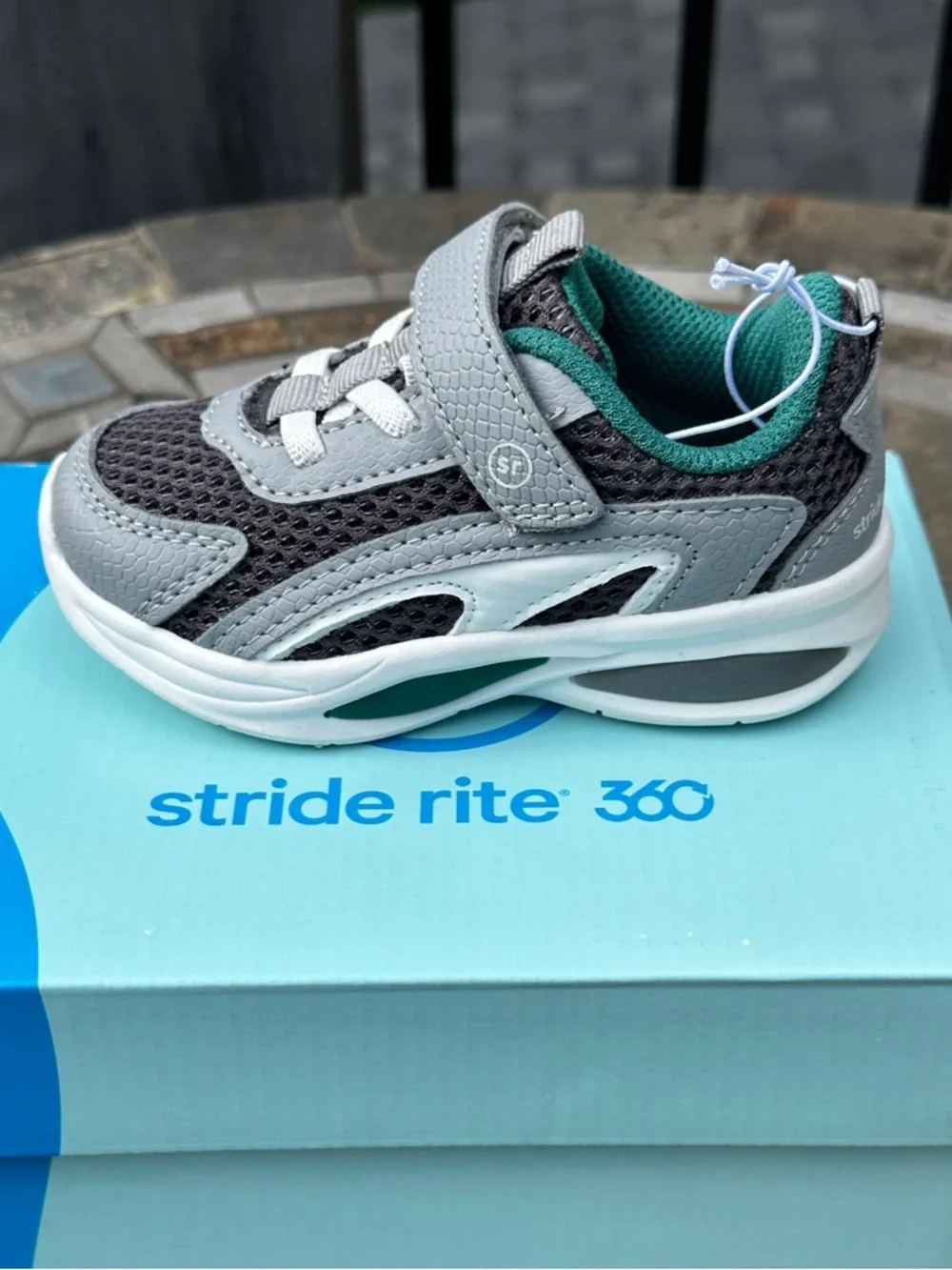 Stride Rite Little Kids Light Up Sneakers (Grey Green) Toddler Youth 5K | 6K NEW